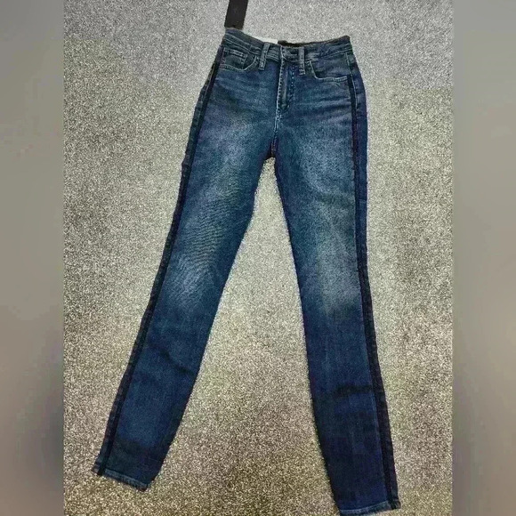 SILVER Calley Super High Rise Skinny Jeans - Picture 3 of 9